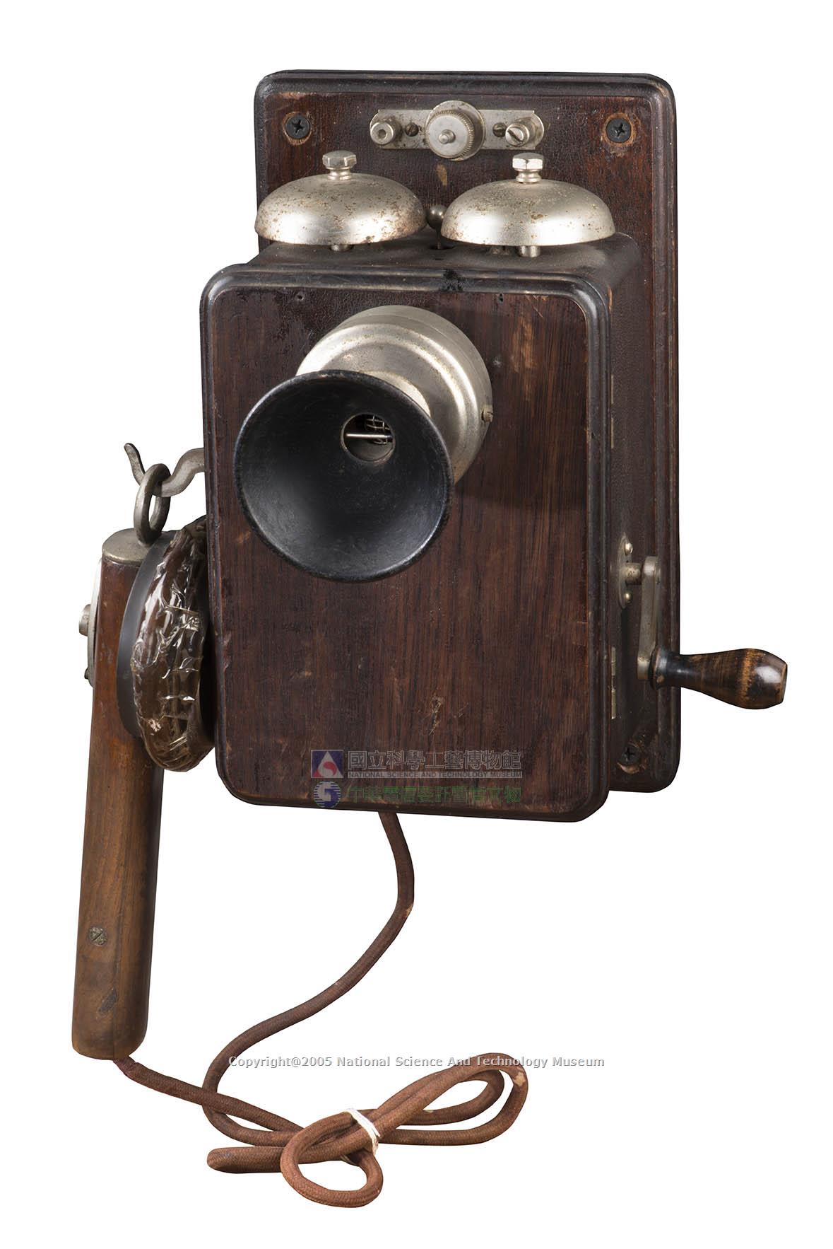 牆掛磁石式電話機